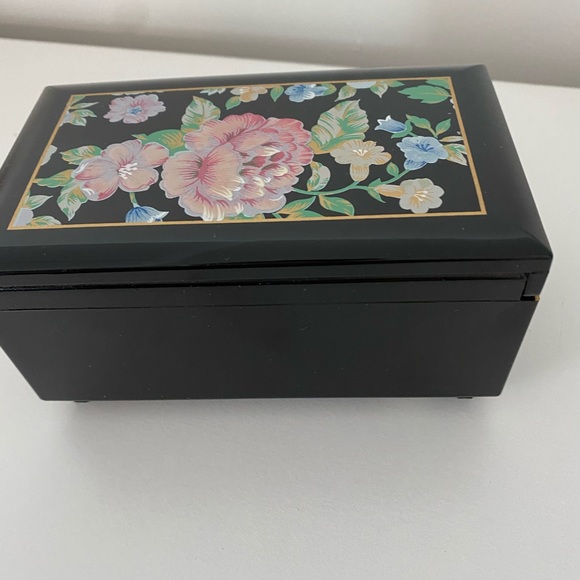 Vintage Music Box by Otagi Tavistock Laquerware - Picture 3 of 7